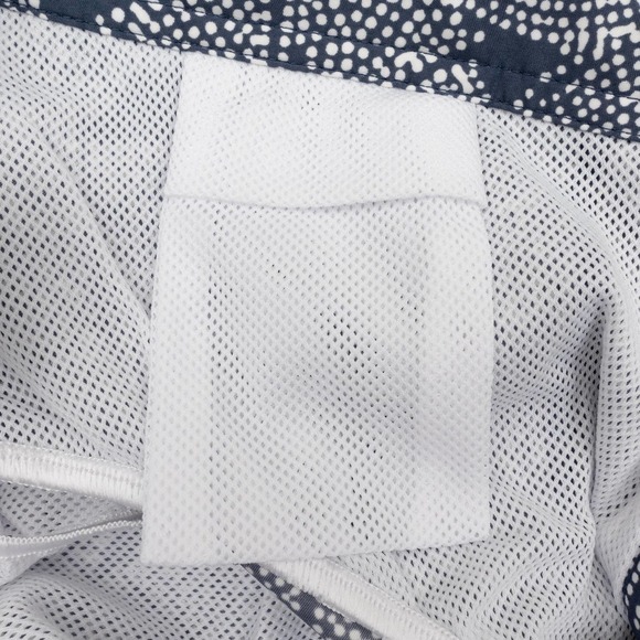 NWOT Club Monaco Printed Swim Trunks Men's Medium - Picture 5 of 9